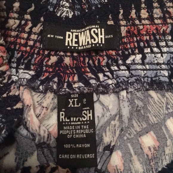 ❤️Patterned Shorts💙 - Picture 3 of 3